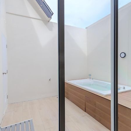 Apartamento Nidhra นิทรา Ban Lat Krachaeng Exterior foto